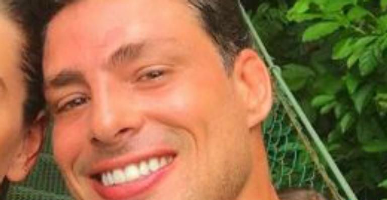 Cauã Reymond revela acessório especial em homenagem a filha, Sofia: ”Não tem melhor!”
