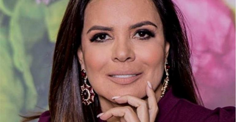 Mara Maravilha surge com a barriga de fora em foto com marido de Ivete Sangalo