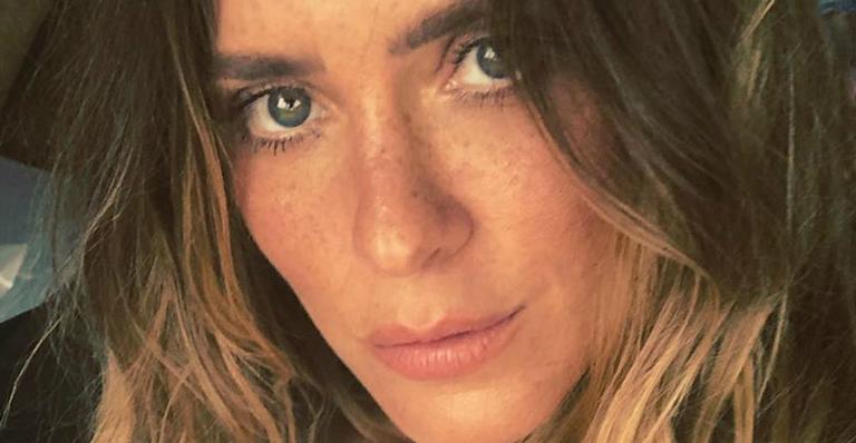 Carolina Dieckmann emociona fãs com homenagem e fotos inéditas ao lado da falecida mãe