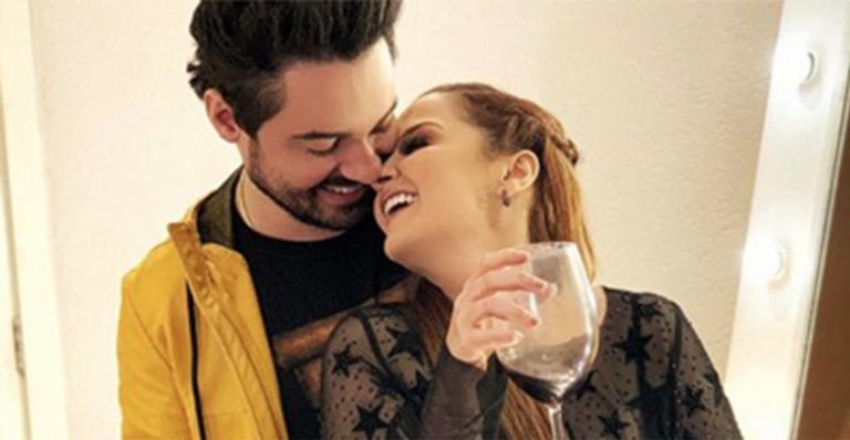 Fernando e Maiara trocam juras de amor na web: ‘A peça que me faltava’