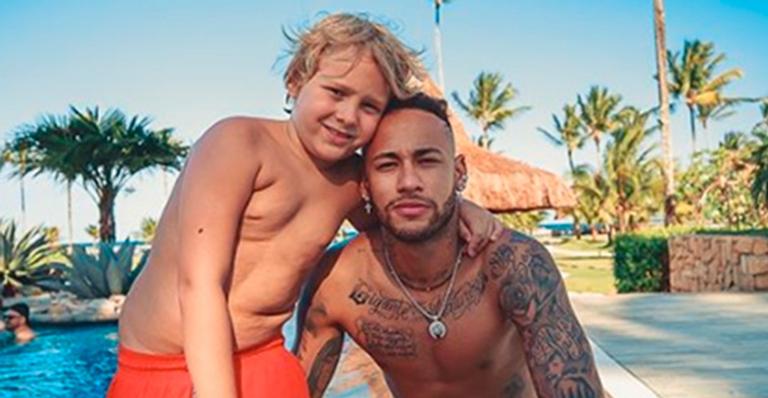 Filho de Neymar Jr conhece o irmão recém-nascido e encontro é fofíssimo