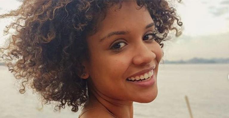 Ex-Malhação aparece pela primeira vez após cirurgia na mão
