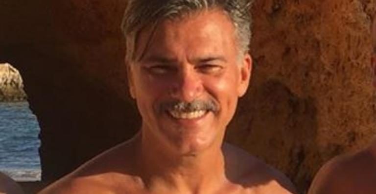 Leonardo Vieira surge ao lado do marido e beleza do casal encanta fãs: ”Que homens!”