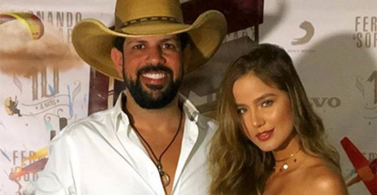 Namorada de Sorocaba rouba a cena ao surgir de biquíni na web