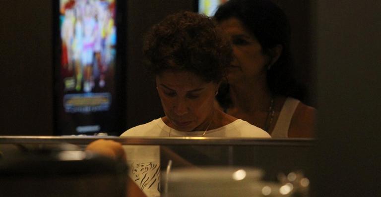 Angela Vieira faz raríssima aparição com o marido em momento a dois