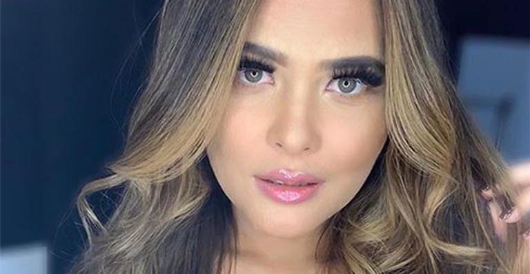 Geisy Arruda surge bem à vontade só de roupa íntima e publica fotos só para maiores