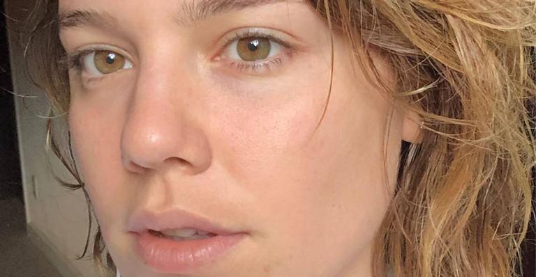 Alice Wegmann se emociona em seu último dia de gravação na trama de ‘Órfãos da Terra’