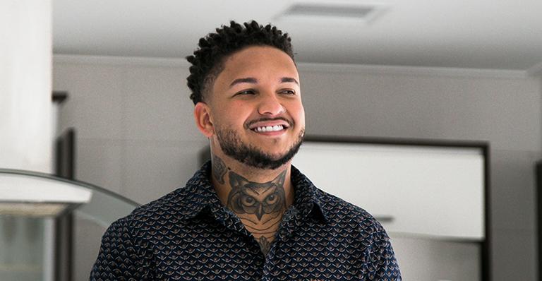 Suel festeja o lançamento do clipe da música Amor de Amante