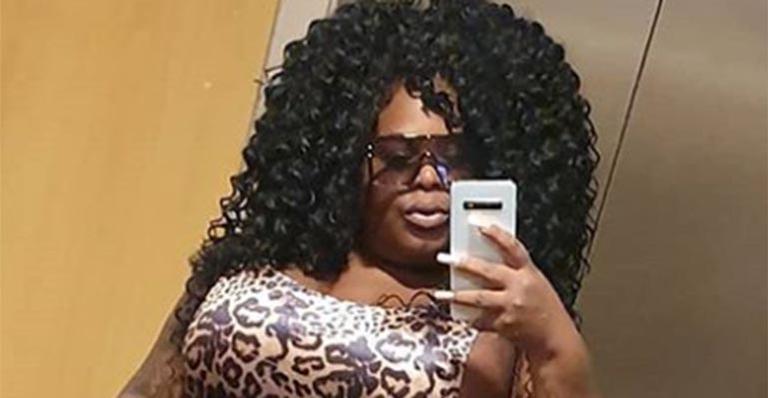Após plásticas, Jojo Todynho choca ao exibir cinturinha fina em nova selfie