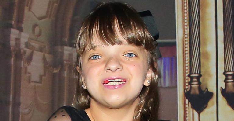 Toda mocinha, Rafa Justus rouba a cena com look arrasador em aniversário de amiga