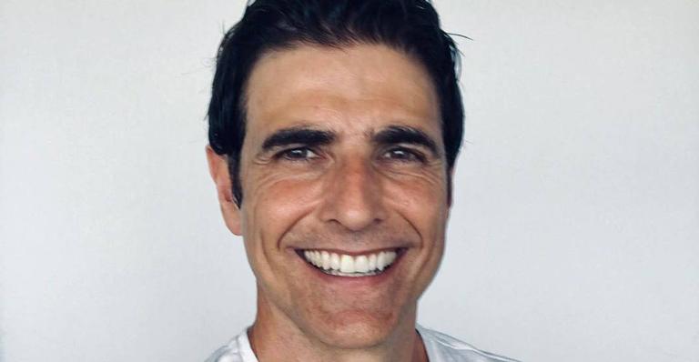 Reynaldo Gianecchini posa ao lado de Ary Fontoura e o homenageia: “Sou fã”
