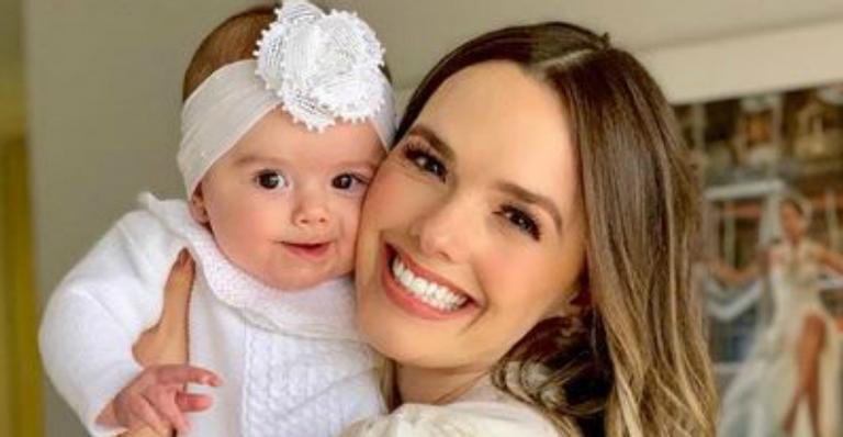 Mamãe há cinco meses, Thaeme assuta seguidores ao fazer novo teste de gravidez e dividir resultado