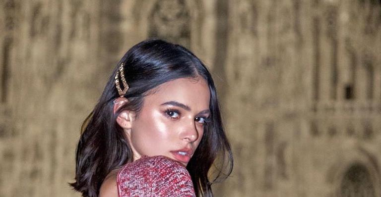 Bruna Marquezine provoca usando vestido com costas nuas até o bumbum: ”Poderosa”
