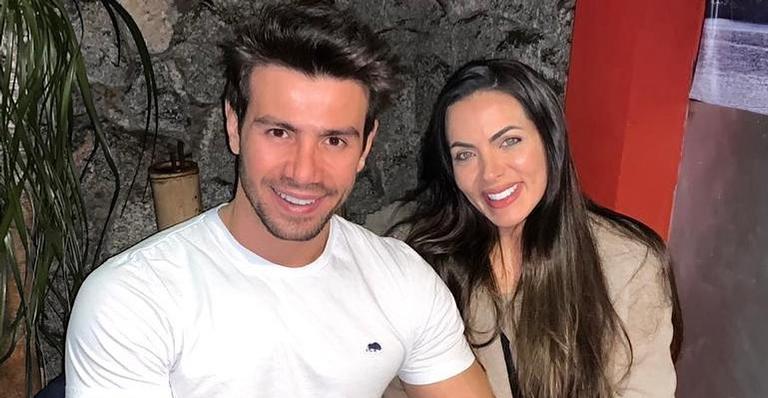 Carla Prata compartilha foto raríssima do filho e deixa fãs em choque: ”É sua cópia”