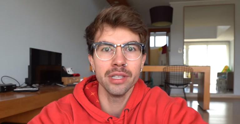 Youtuber comove as redes sociais ao falar que pensou em tirar a própria vida: ”Desculpa, mãe”