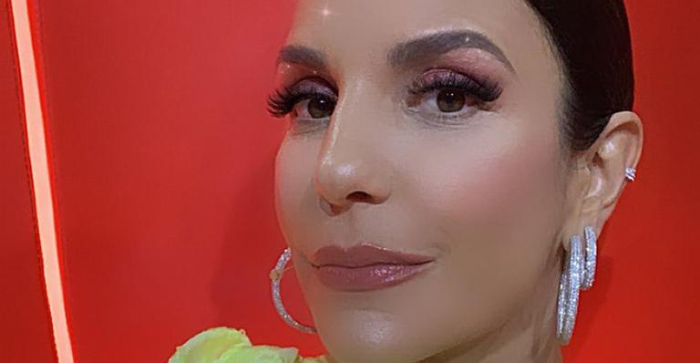 Ivete Sangalo beija o marido nos bastidores do The Voice Brasil