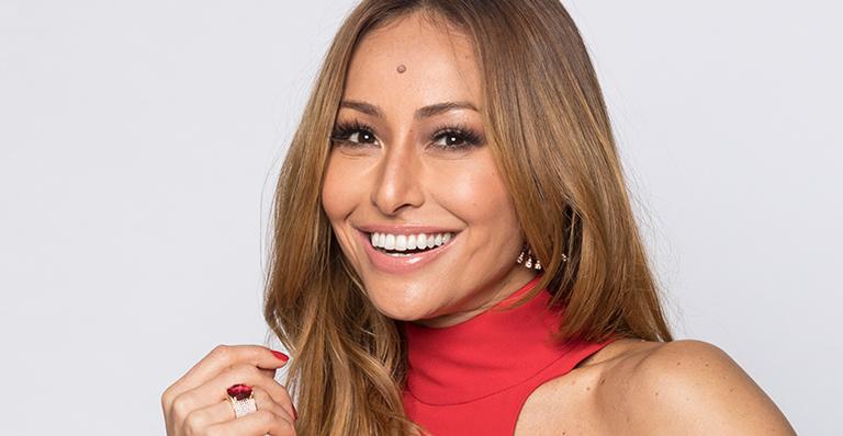 É oficial! Sabrina Sato fala sobre assumir o comando do Domingo Show