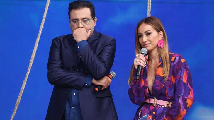 Record TV toma atitude inesperada e coloca Sabrina Sato no lugar de Geraldo Luís