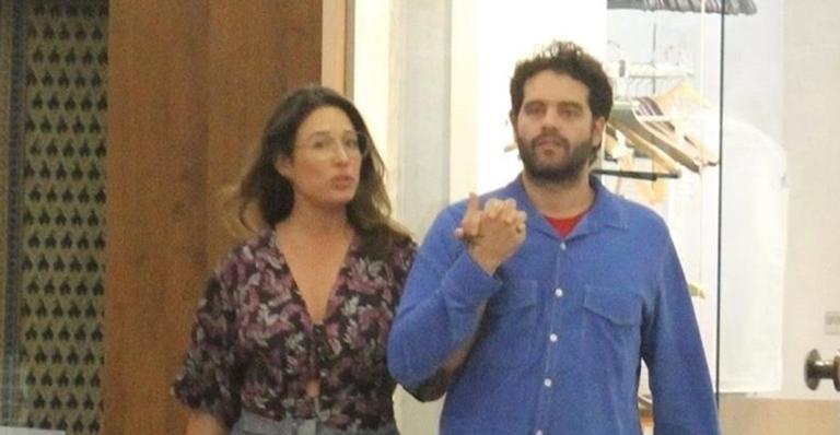 Giselle Itié exibe barriguinha de grávida e desabafa sobre desconfortos e medos