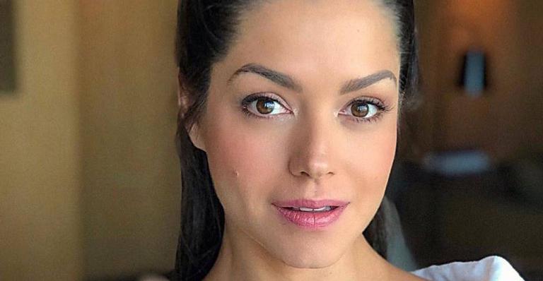 Thais Fersoza surge em momento de carinho com Melinda e se derrete de amores