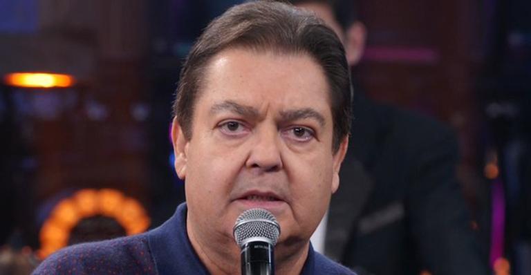 Faustão surge com camiseta de R$ 300 inspirada em obra de arte