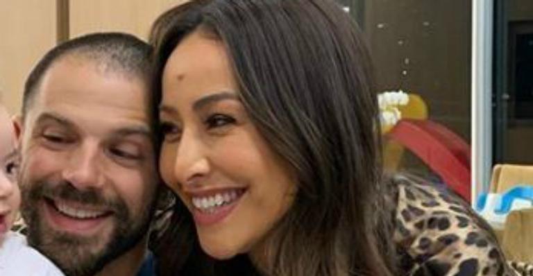 Duda Nagle emociona fãs ao reencontrar a filha, Zoe, após duas semanas longe: ”Que saudades!”