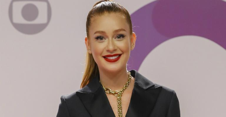 Longe das telinhas, Marina Ruy Barbosa renova os fios e apresenta novo visual