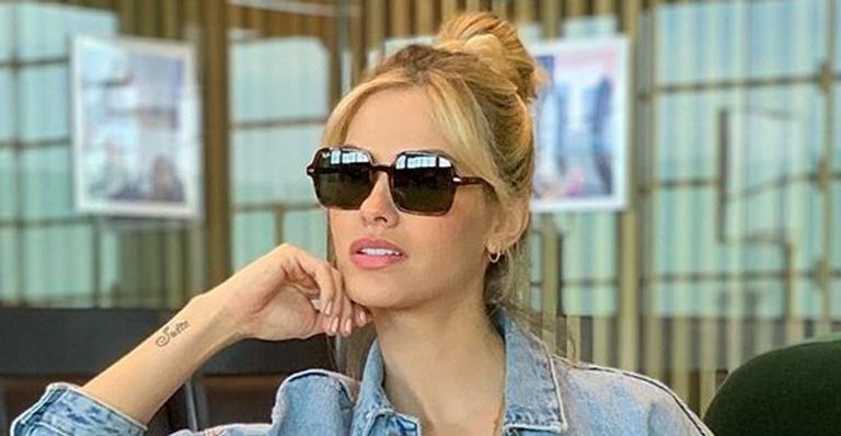 Luxo! Andressa Suita ostenta mala grifada de R$13 mil em aeroporto