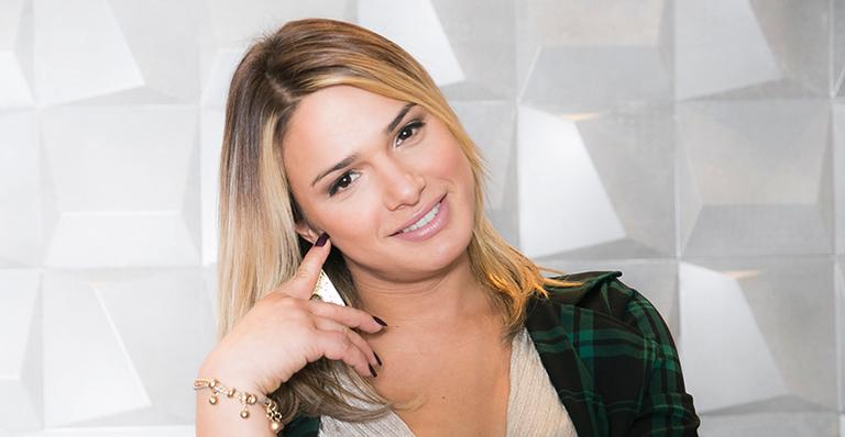 Glamour Garcia anuncia que vai se casar após A Dona do Pedaço