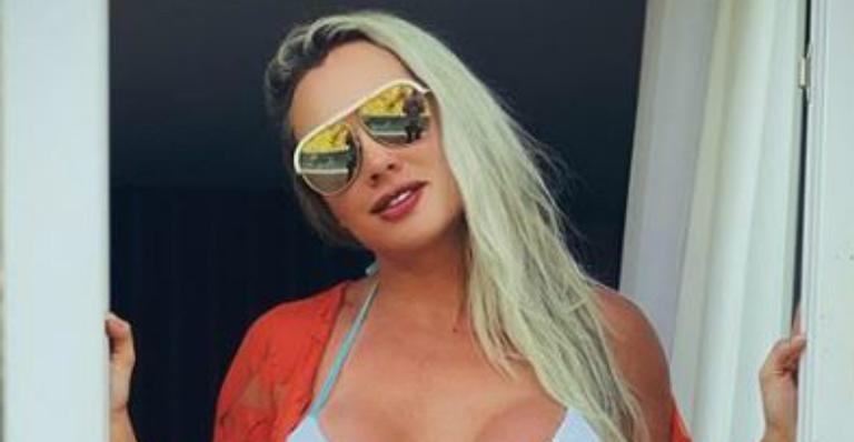 Juju Salimeni sensualiza em micro biquíni e exibe corpão musculoso: ”Maravilhosa!”