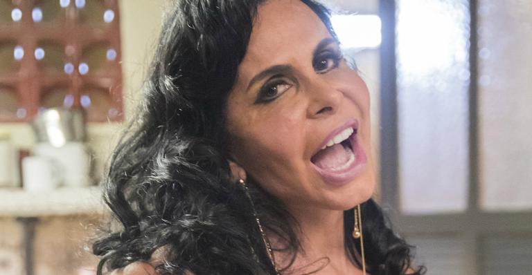 Filha mais nova de Gretchen faz sucesso na web e ostenta beleza aos 16 anos