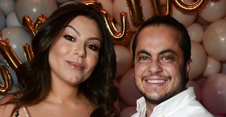 Grávida, esposa de Thammy Miranda mostra barrigão sem filtros e revela quantos quilos ganhou