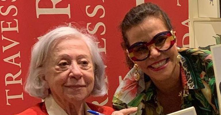 Narcisa causa briga e apanha em evento de Fernanda Montenegro