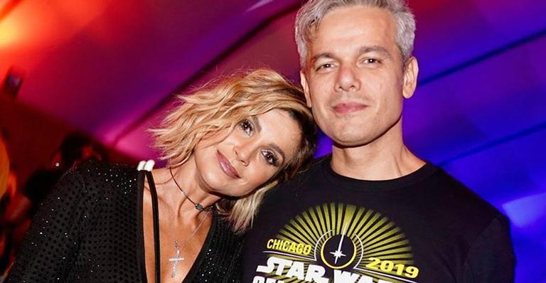 Flávia Alessandra emociona ao comemorar 13 anos ao lado de Otaviano Costa: ”Companheirismo”
