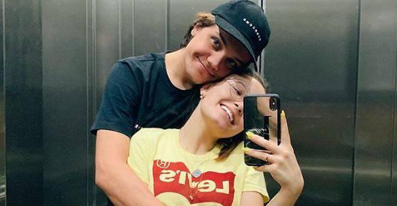 Larissa Manoela comemora 1 ano e 10 meses de namoro com Leo Cidade