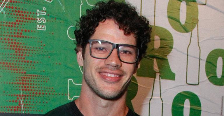 José Loreto comemora 1 ano e meio de Bella com clique fofo: ”Coisa mais divina”