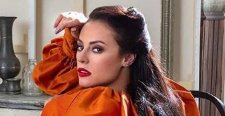 Paolla Oliveira empina o bumbum e sensualiza em look alternativo: ”Perfeita”