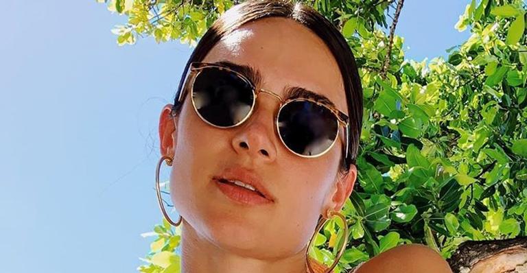 De biquíni, Thaila Ayala exibe seu abdômen trincado em dia de praia nas Maldivas