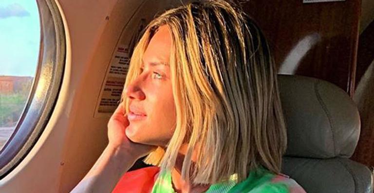 Com a mãe, Giovanna Ewbank embarca em jatinho rumo a Jericoacoara