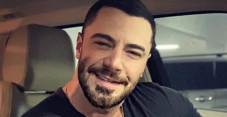 Ostentação! Felipe Titto compra carrão de R$1,5 milhão por impulso: ”Deu b****!”
