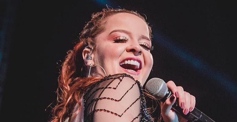 Em Orlando, Maiara ostenta ao posar com carrão de luxo de R$270 mil