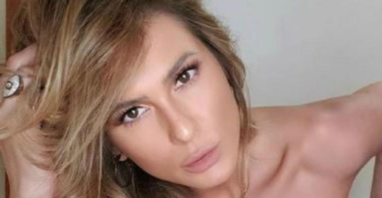 Lívia Andrade aposta em look justinho e ostenta curvas acentuadas na web