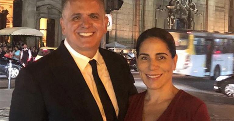 Marido mostra foto rara de Gloria Pires grávida do filho caçula