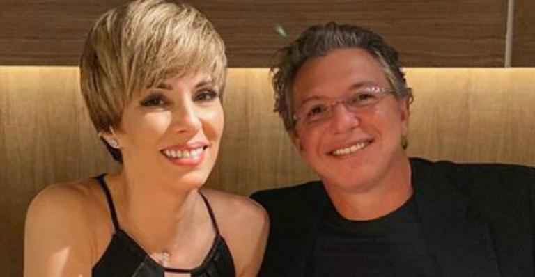 Ana Furtado celebra aniversário com bolinho simples e revela presentão do marido
