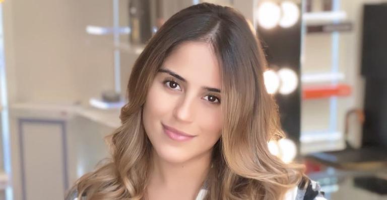 Camilla Camargo comemora 3 meses de Joaquim com clique fofo: ”Renasci quando você nasceu”