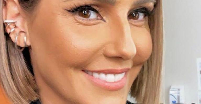 Deborah Secco posa só de lingerie branca e fãs vão à loucura: ”Que corpão”