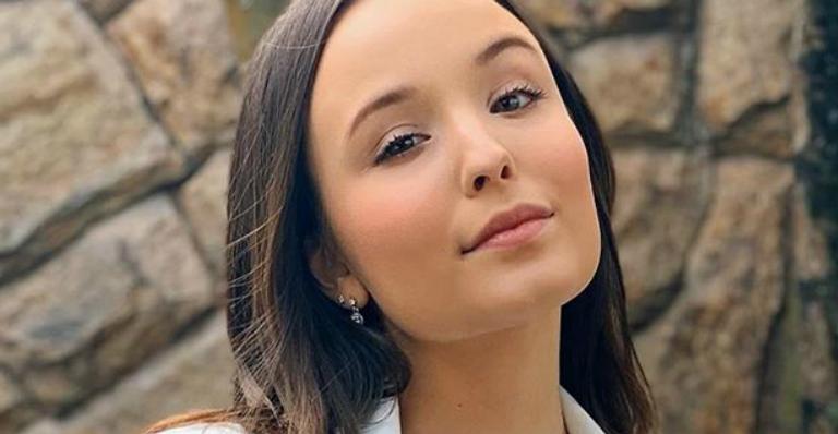 Larissa Manoela surge com visual diferente e look ousado impressiona: ”Espetáculo”