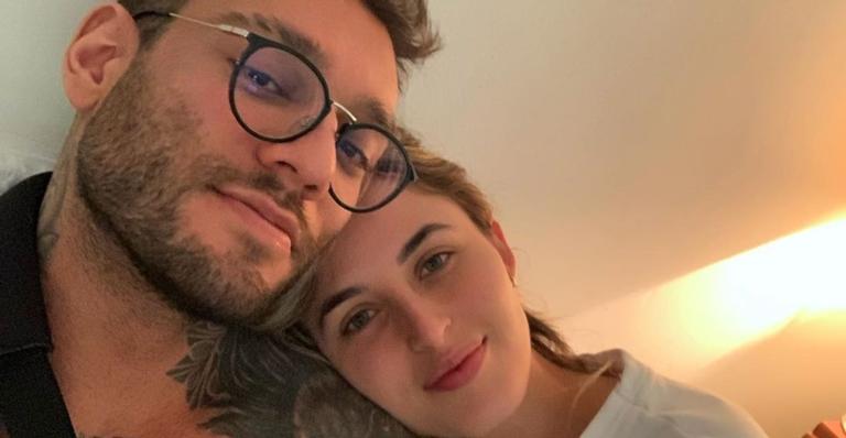 Esposa de Lucas Lucco deixa o hospital e fala pela primeira vez após aborto: ”Eu venci”