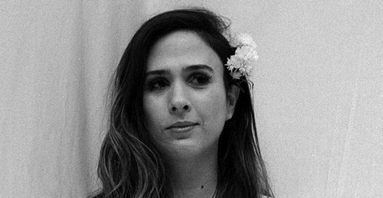 Tatá Werneck registra expressão da filha recém-nascida e brinca: ”Sem entender”