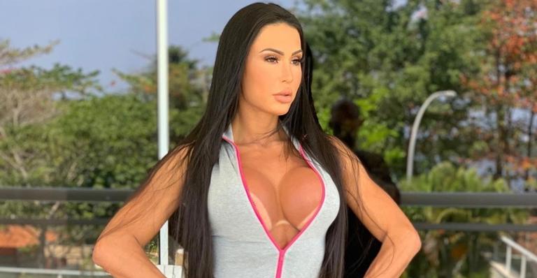 Em dia de treino, Gracyanne Barbosa surge decotada, mostra demais e leva web à loucura